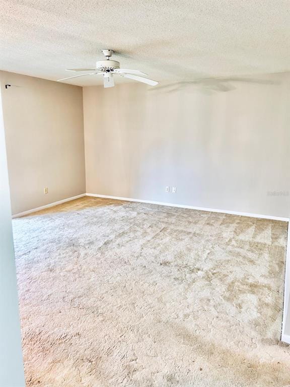 Building Photo - 592 Fairways Cir