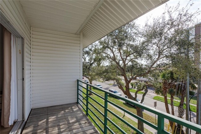 Building Photo - 320 ISLAND Way