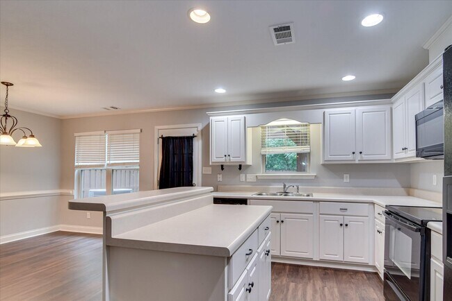 Building Photo - 1133 Sierra Ln