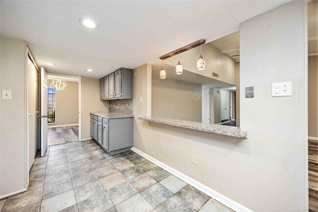 Building Photo - 14515 Merry Meadow Dr