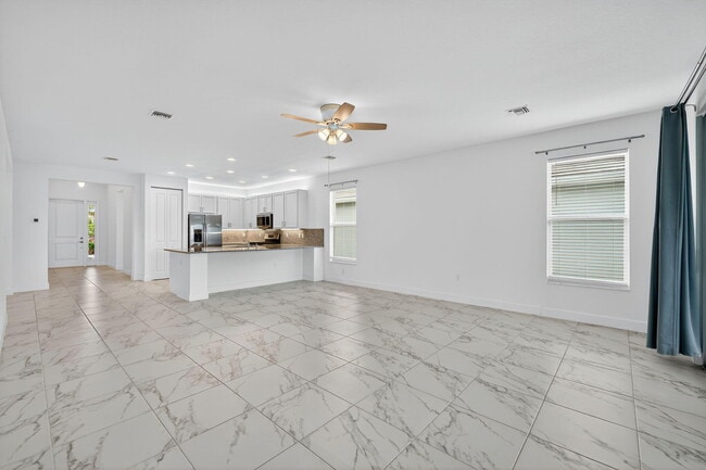 Building Photo - 11650 SW Moon River Way