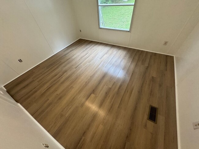 Building Photo - Doublewide in Princeville - Private locati...
