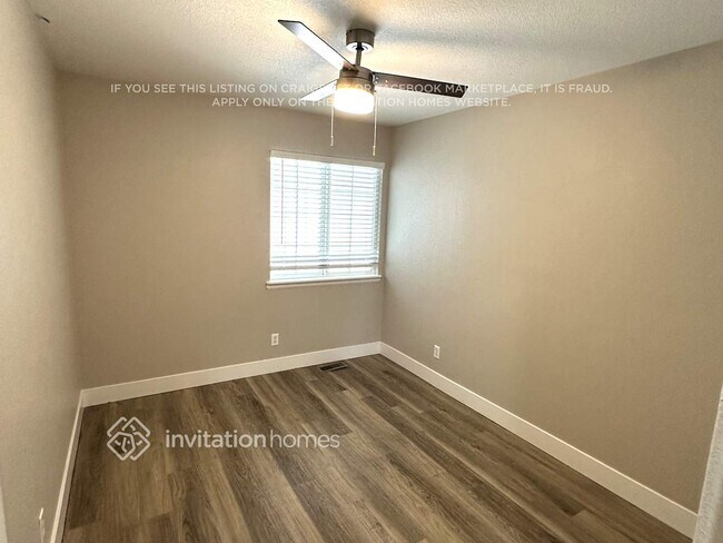 Building Photo - 5550 E 130th Dr
