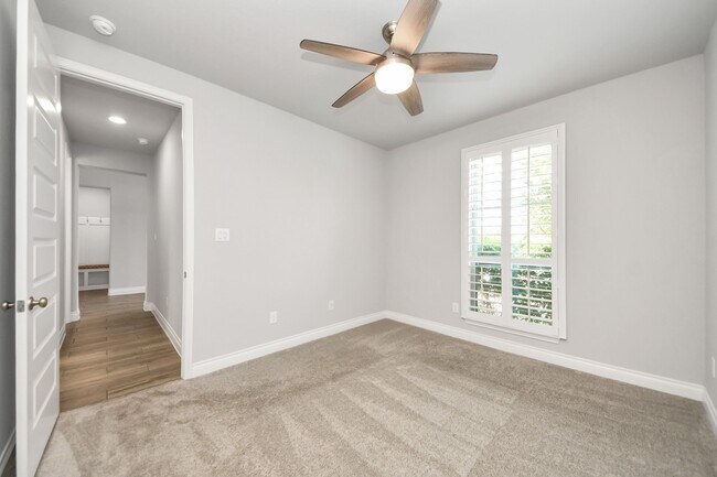 Building Photo - 28045 Woodland Bend Way