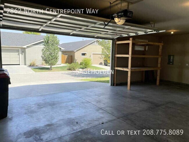 Building Photo - 2862 N Centrepoint Way