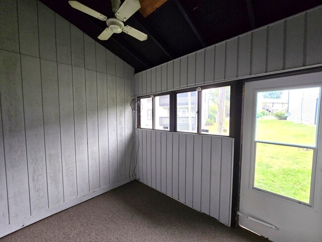 Building Photo - 4012 S Bend Dr