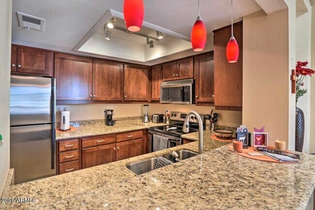 Building Photo - 11011 N 92nd St