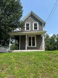 Building Photo - 3 Bedroom 1 Bath House in Davenport