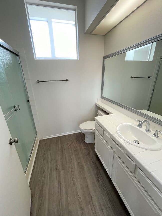 Building Photo - Desirable Cape Weston Condo