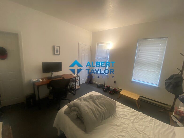 Building Photo - 26 Haskell St