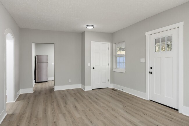 Building Photo - 5350 Slayton Ave