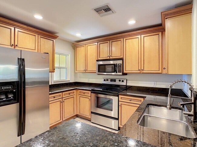 Building Photo - BEAUTIFULLY UPDATED 2 BED, 2.5 BATH CONDO IN WILLOWBROOK WITHIN LAKEWOOD RANCH