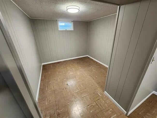 Building Photo - Circle Dr,Smart Home##