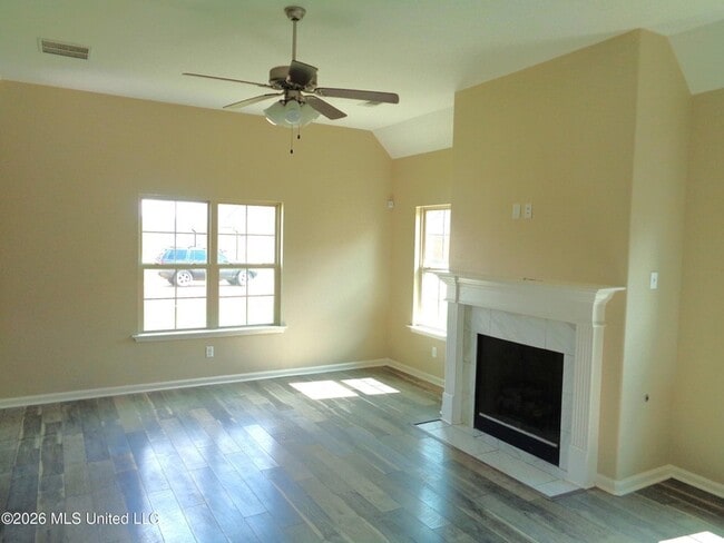 Building Photo - 1126 River Wood Creek W