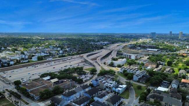 Building Photo - 1716 Stuart St