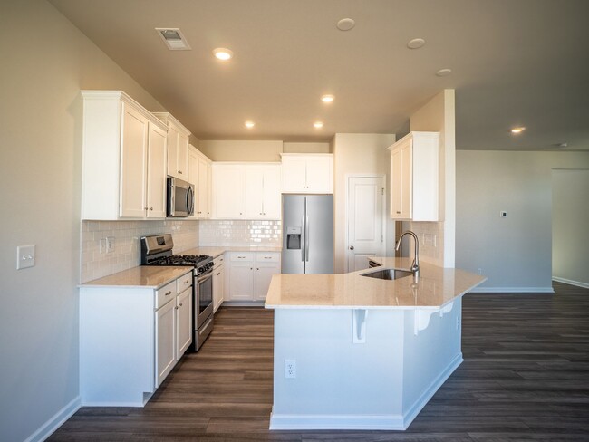 Building Photo - Stunning New Smart Home Palisades Area!