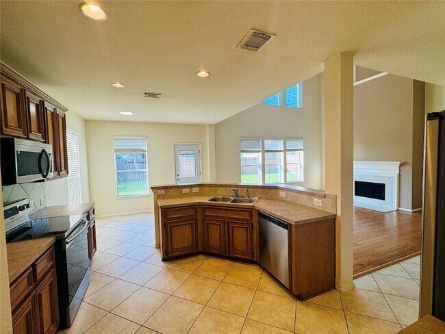 Building Photo - 931 Sierra Springs Ln