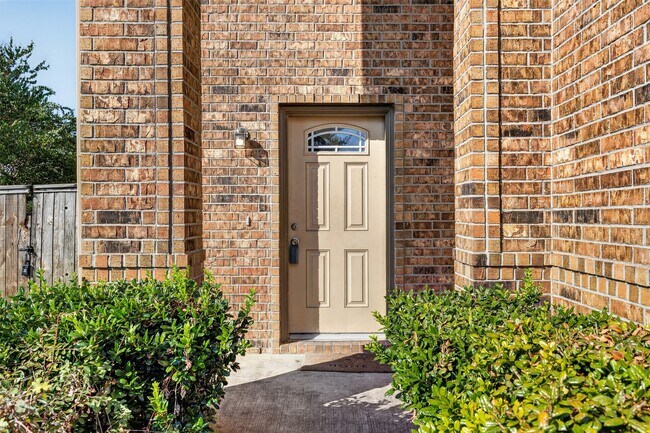 Building Photo - 2403 Summers Glen Ct
