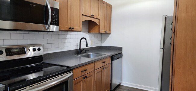 Kitchen - 5620 Colter Ct