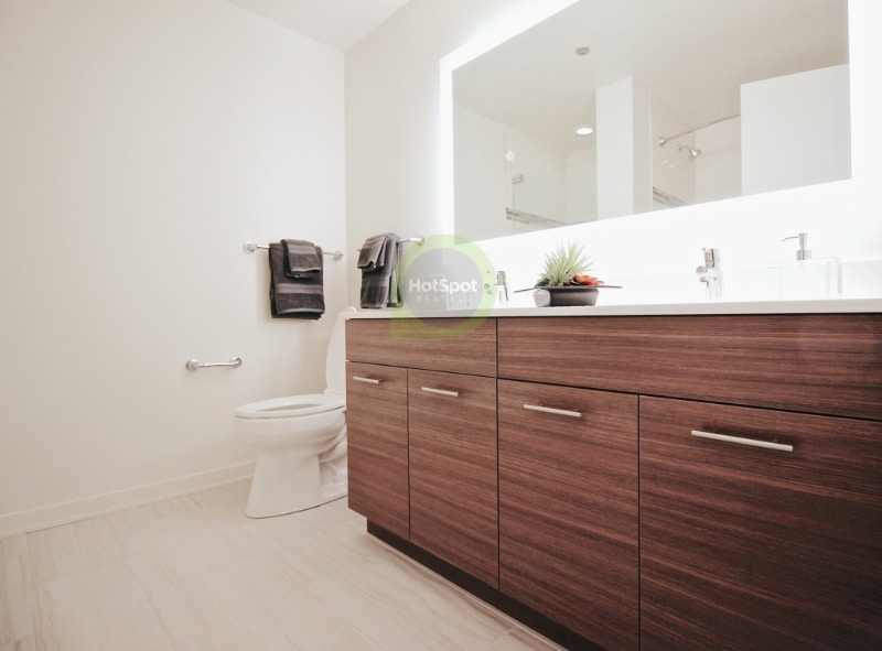 Building Photo - 338 W Chestnut St