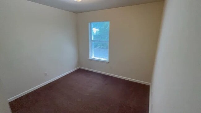 Building Photo - 241 Pheasant Run Dr