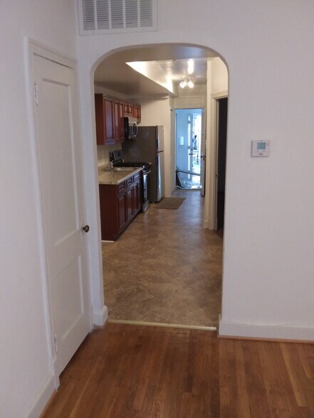 Building Photo - 1231 Holbrook Ter NE
