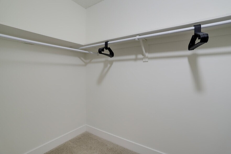 Building Photo - 320 23rd St S