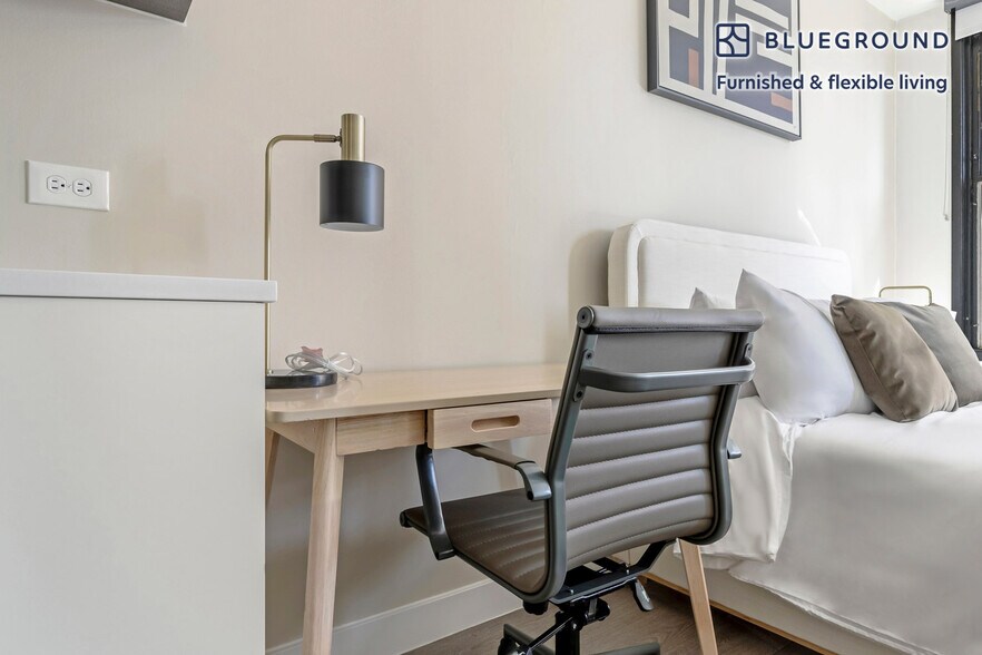 Building Photo - 21 E Chestnut St