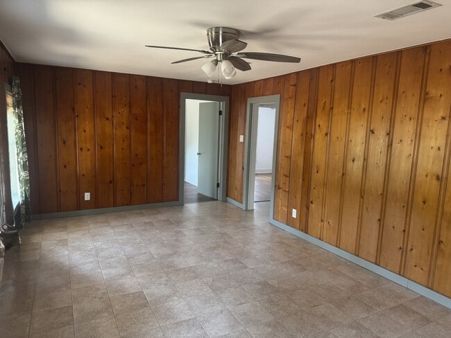 Building Photo - 7148 State Hwy 75 S