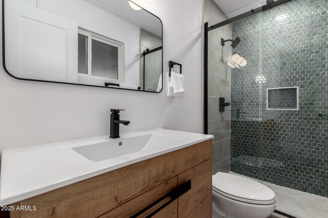 Building Photo - 1132 N 74th St