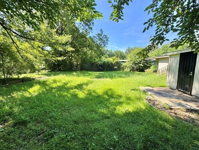 Building Photo - 2876 Cela Rd