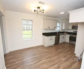 Building Photo - 303 Yaupon St