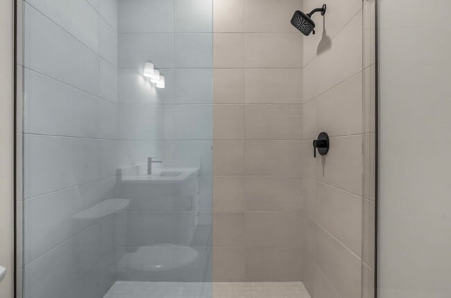 Building Photo - Gorgeous BRAND NEW Modern 2-bd/2-bath Condo in Redmond, OR!
