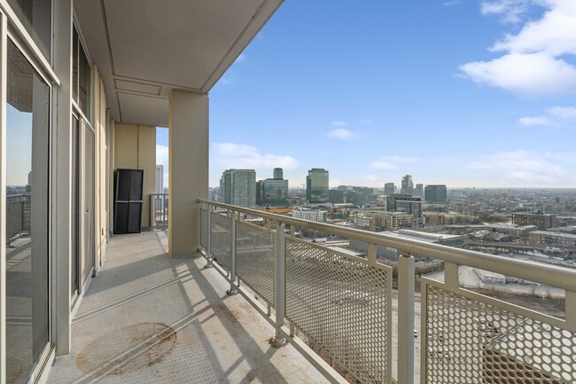 Building Photo - 700 N Larrabee St