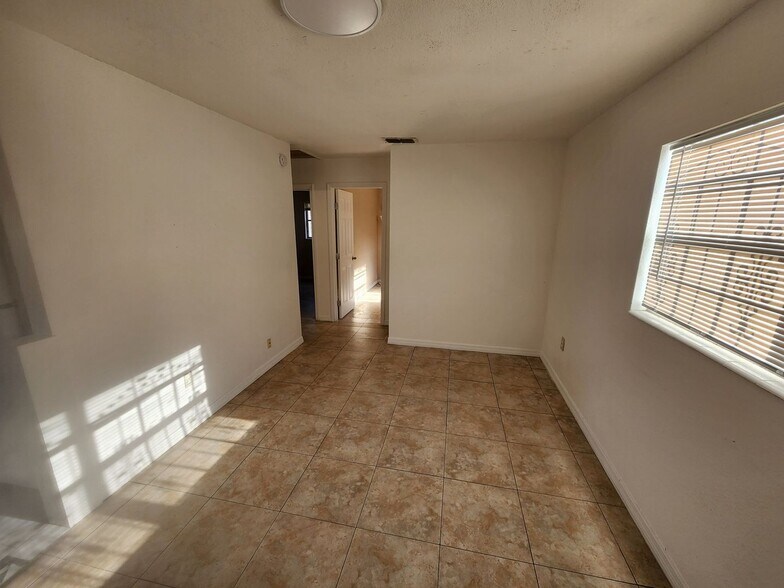 Building Photo - 3312 W St Louis St