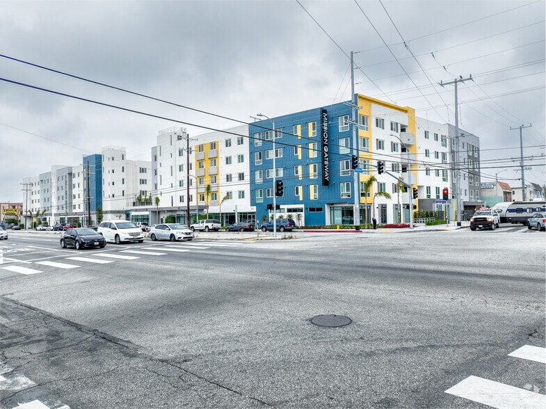 Building Photo - Mission Gateway