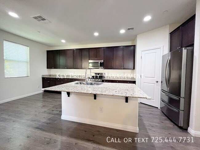 Building Photo - 2 STORY 3 BEDROOM 2.5 BATH + LOFT HOME IN ...