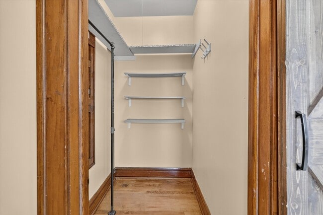Building Photo - 1822 Gunderson Ave
