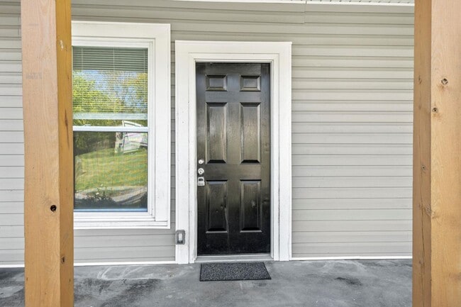 Building Photo - 1308 Columbia Rd