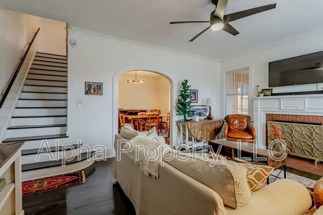 Building Photo - 710 Augusta St