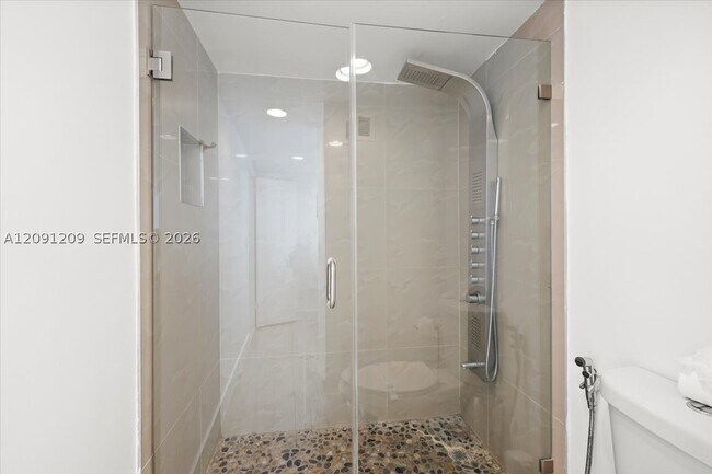 Building Photo - 4001 S Ocean Dr
