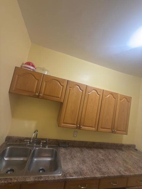 Building Photo - 3 Cutler St