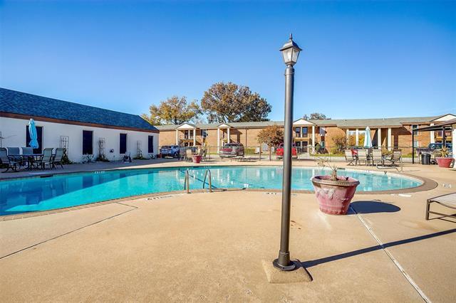Building Photo - 4006 Ridglea Country Club Dr