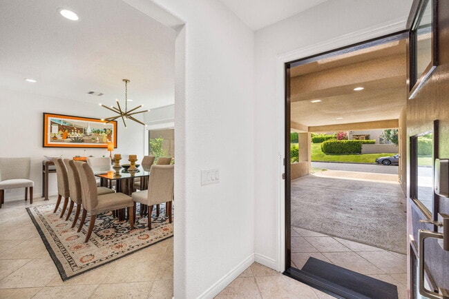 Building Photo - 73416 Mariposa Dr