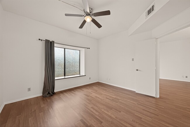 Building Photo - 2211 S Braeswood Blvd