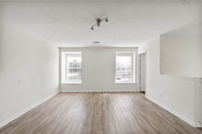 Building Photo - 18102 Clayton Bluff Ln