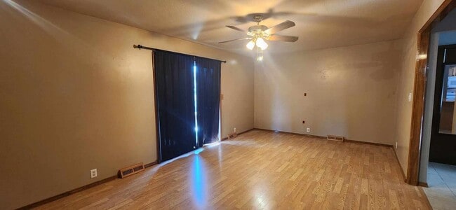 Building Photo - Spacious Home for Rent!
