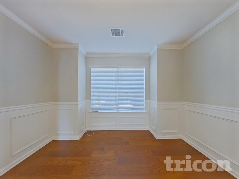 Building Photo - 6985 Borowood Ln