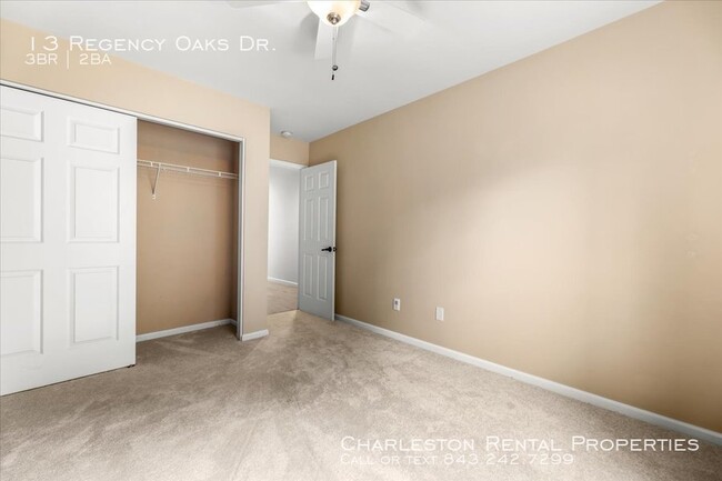 Building Photo - 13 Regency Oaks Dr