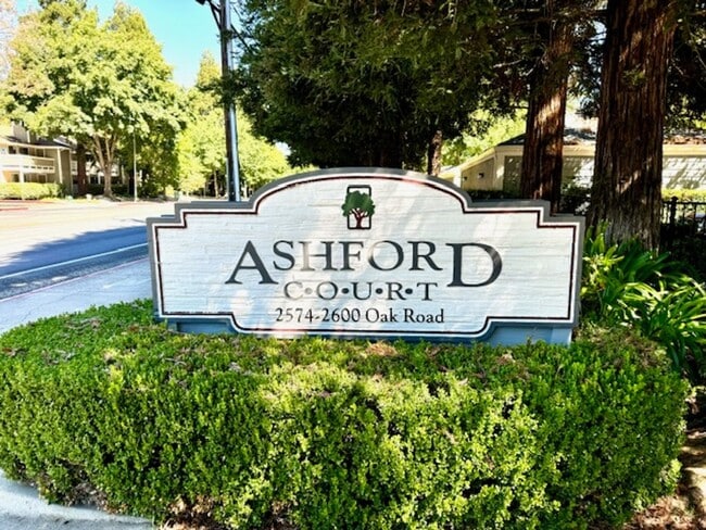 Building Photo - Wonderful 2 story condo in Ashford Ct-Detached 1 car garage, both bedrooms with attached bathroom...